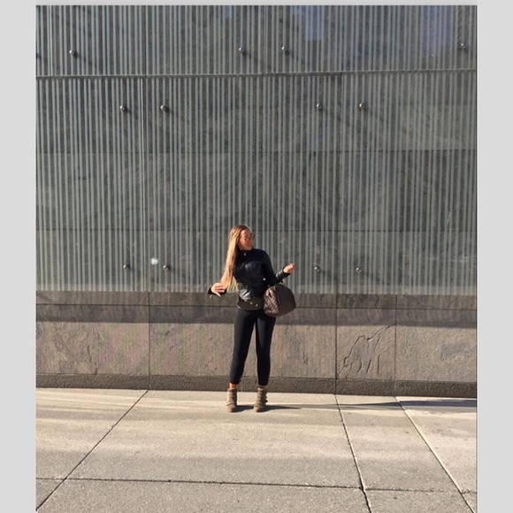 Meet your Posher, Syl - Picture 2 of 2